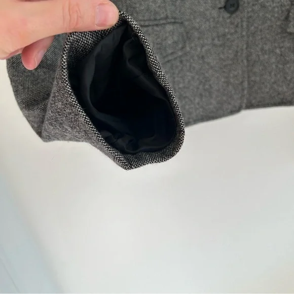 (SOLD) Italian Wool Blend Blazer Size Medium - Picture 11 of 16